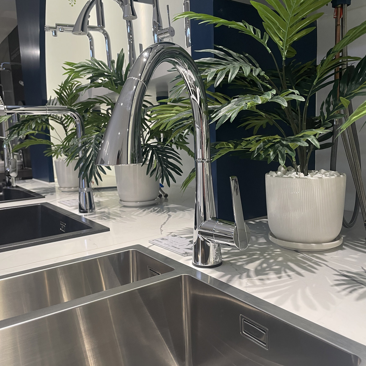 Vòi bếp cảm ứng dây rút nóng lạnh Zedra Touch GROHE 30219002