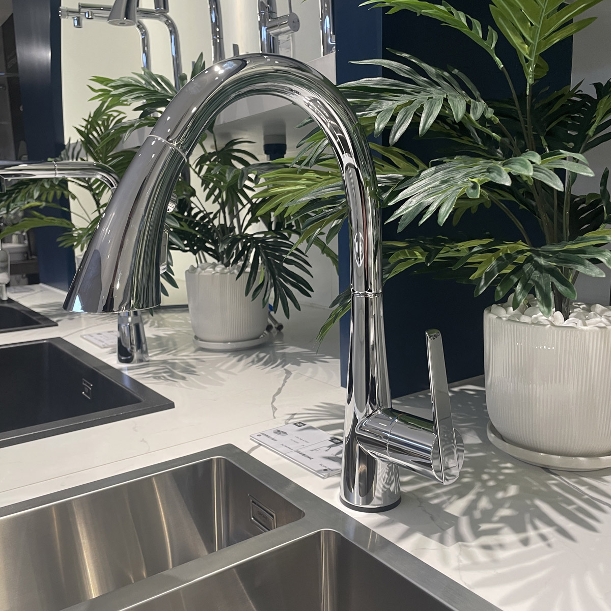 Vòi bếp cảm ứng dây rút nóng lạnh Zedra Touch GROHE 30219002