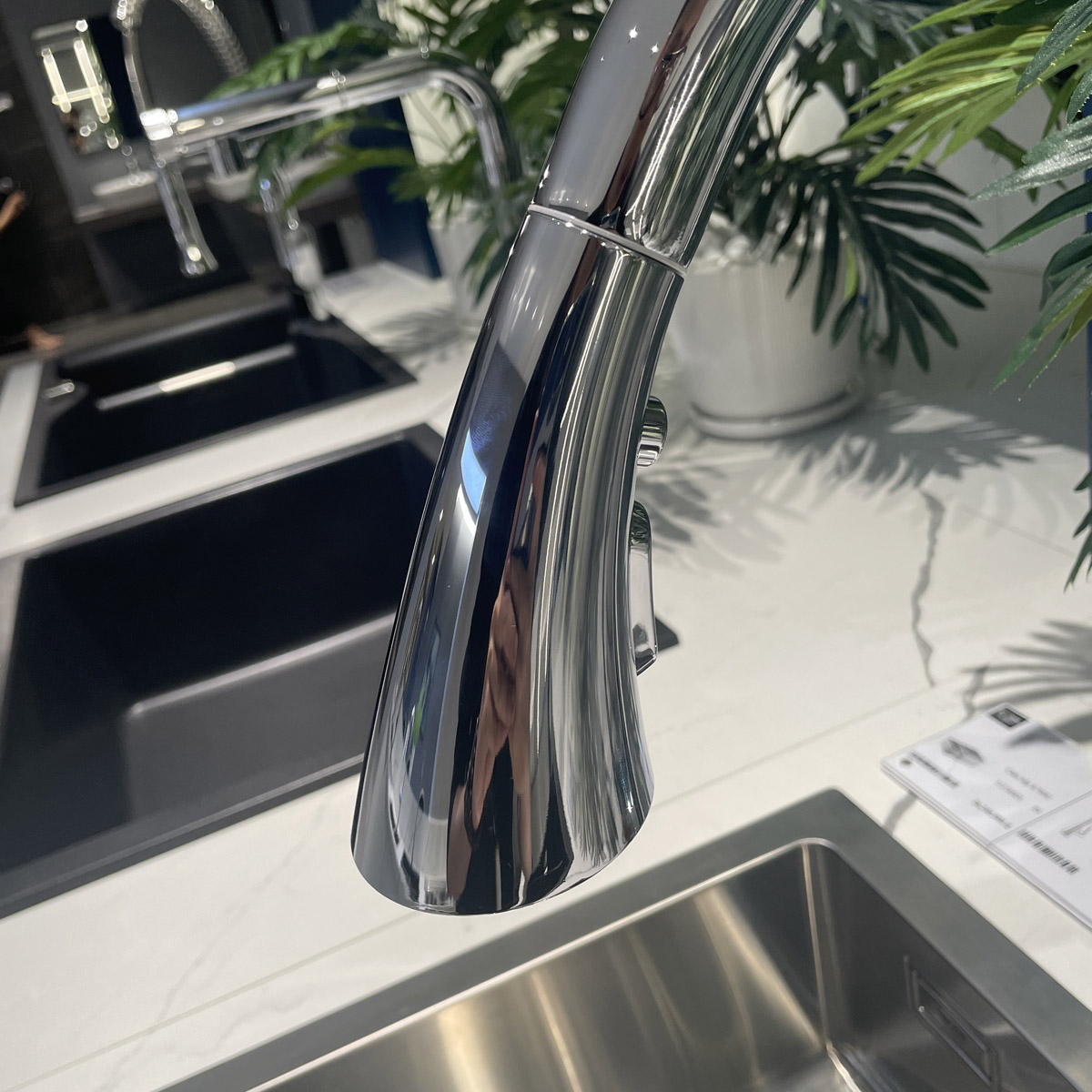 Vòi bếp cảm ứng dây rút nóng lạnh Zedra Touch GROHE 30219002