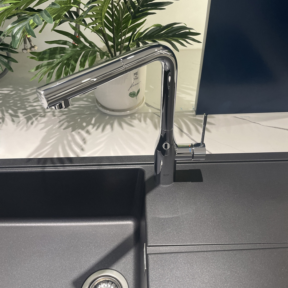 Vòi bếp dây rút nóng lạnh Essence GROHE 30270000