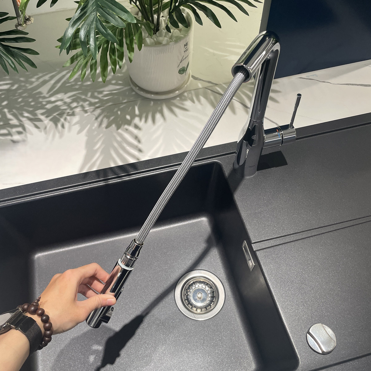 Vòi bếp dây rút nóng lạnh Essence GROHE 30270000