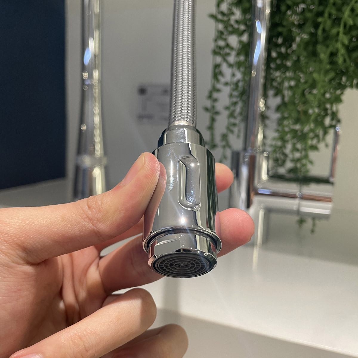 Vòi bếp dây rút nóng lạnh Eurostyle Cosmopolitan GROHE 31126004