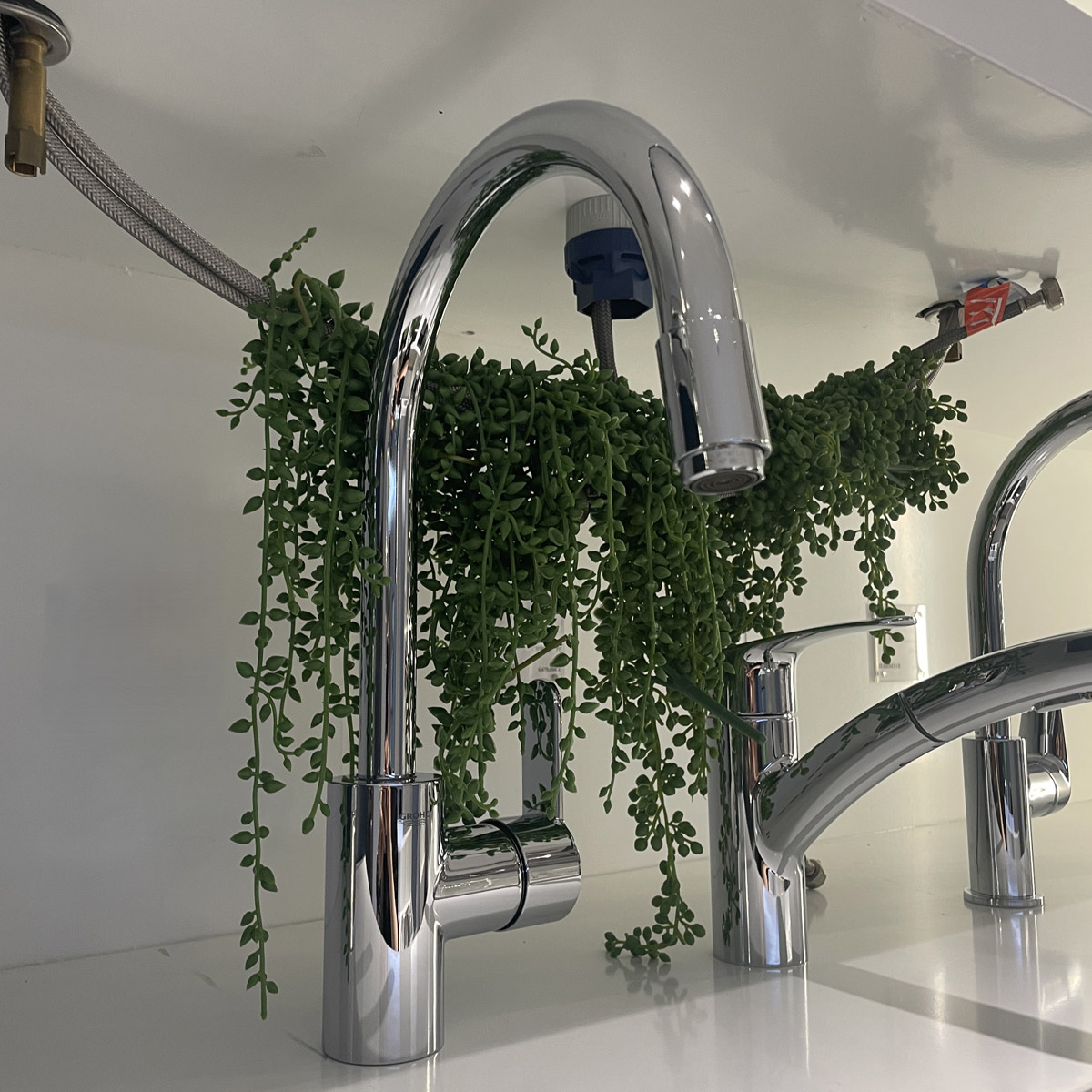 Vòi bếp dây rút nóng lạnh Eurostyle Cosmopolitan GROHE 31126004