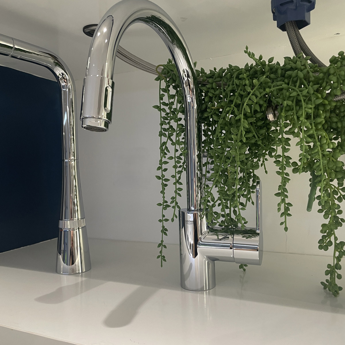 Vòi bếp dây rút nóng lạnh Eurostyle Cosmopolitan GROHE 31126004