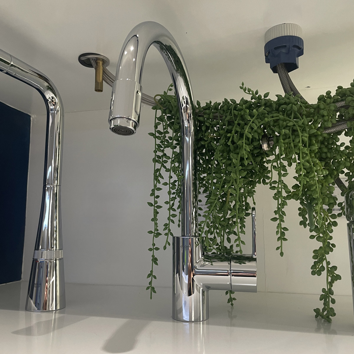 Vòi bếp dây rút nóng lạnh Eurostyle Cosmopolitan GROHE 31126004