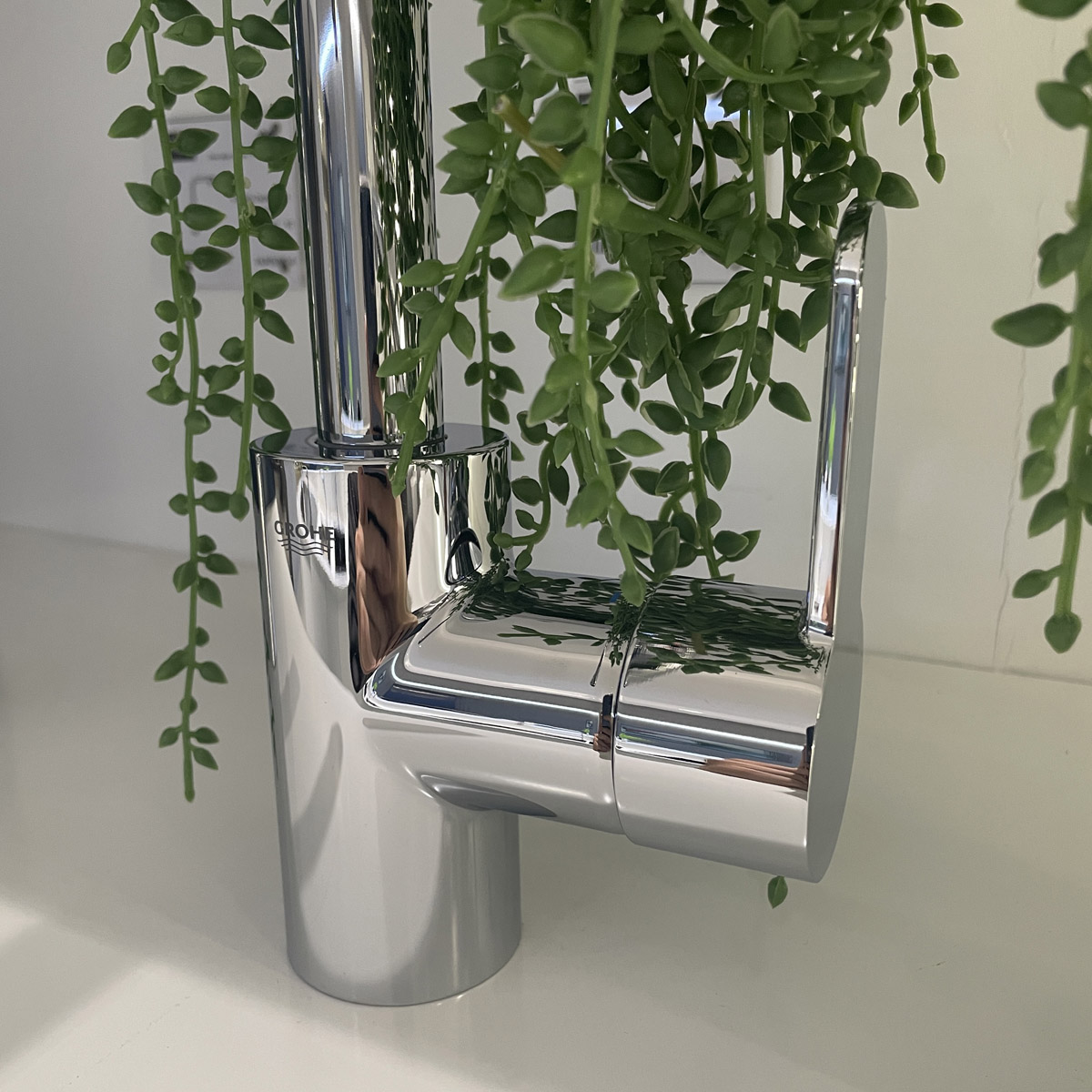 Vòi bếp dây rút nóng lạnh Eurostyle Cosmopolitan GROHE 31126004