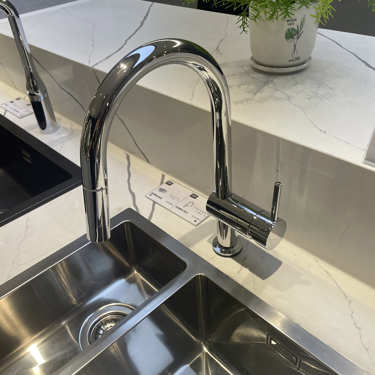 Vòi bếp dây rút nóng lạnh Minta Touch GROHE 31358002