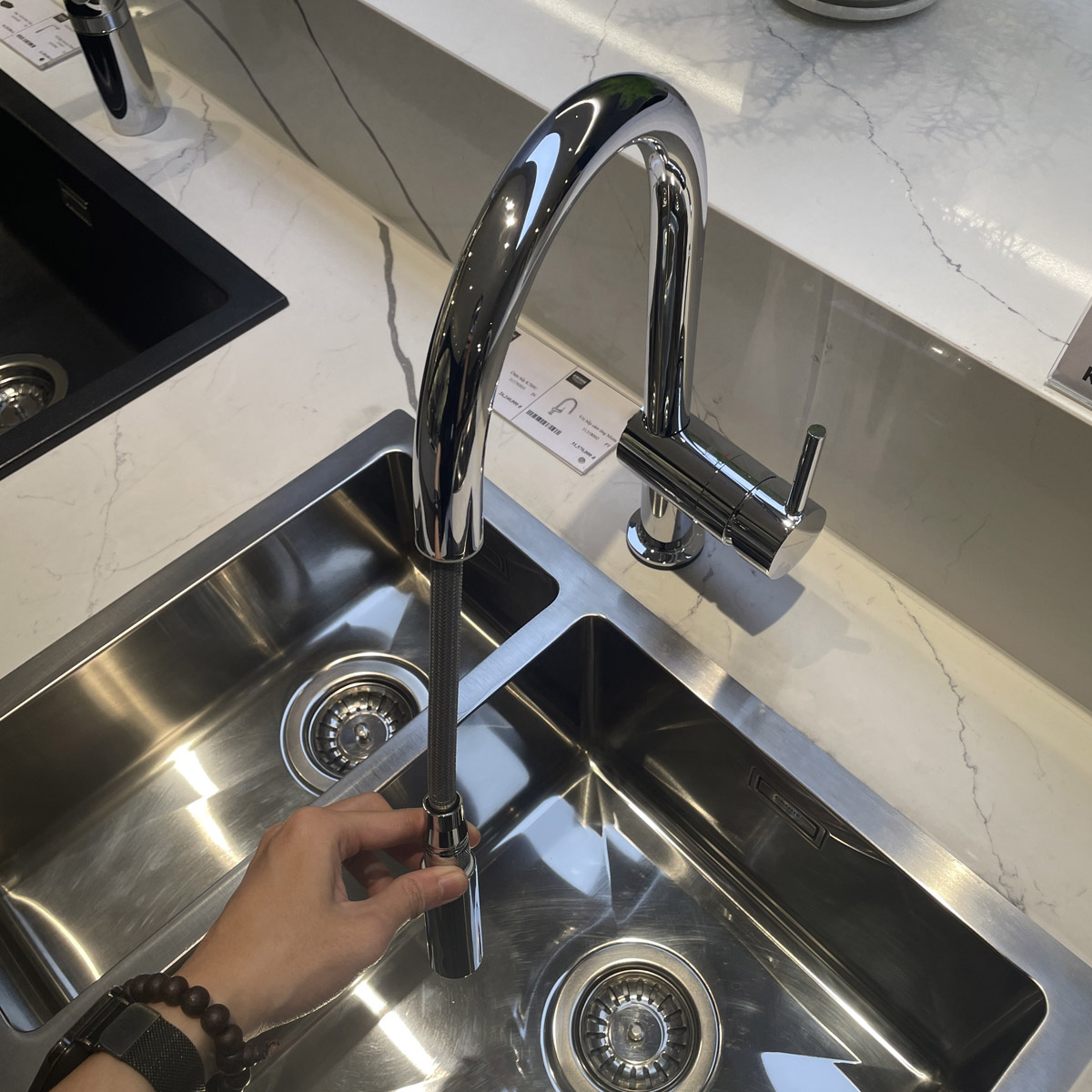 Vòi bếp dây rút nóng lạnh Minta Touch GROHE 31358002
