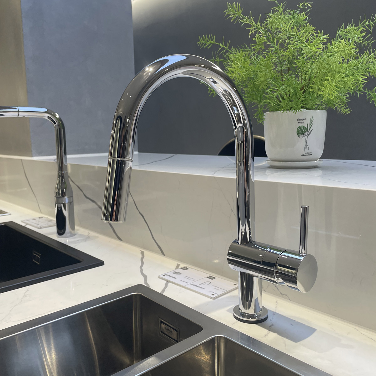 Vòi bếp dây rút nóng lạnh Minta Touch GROHE 31358002