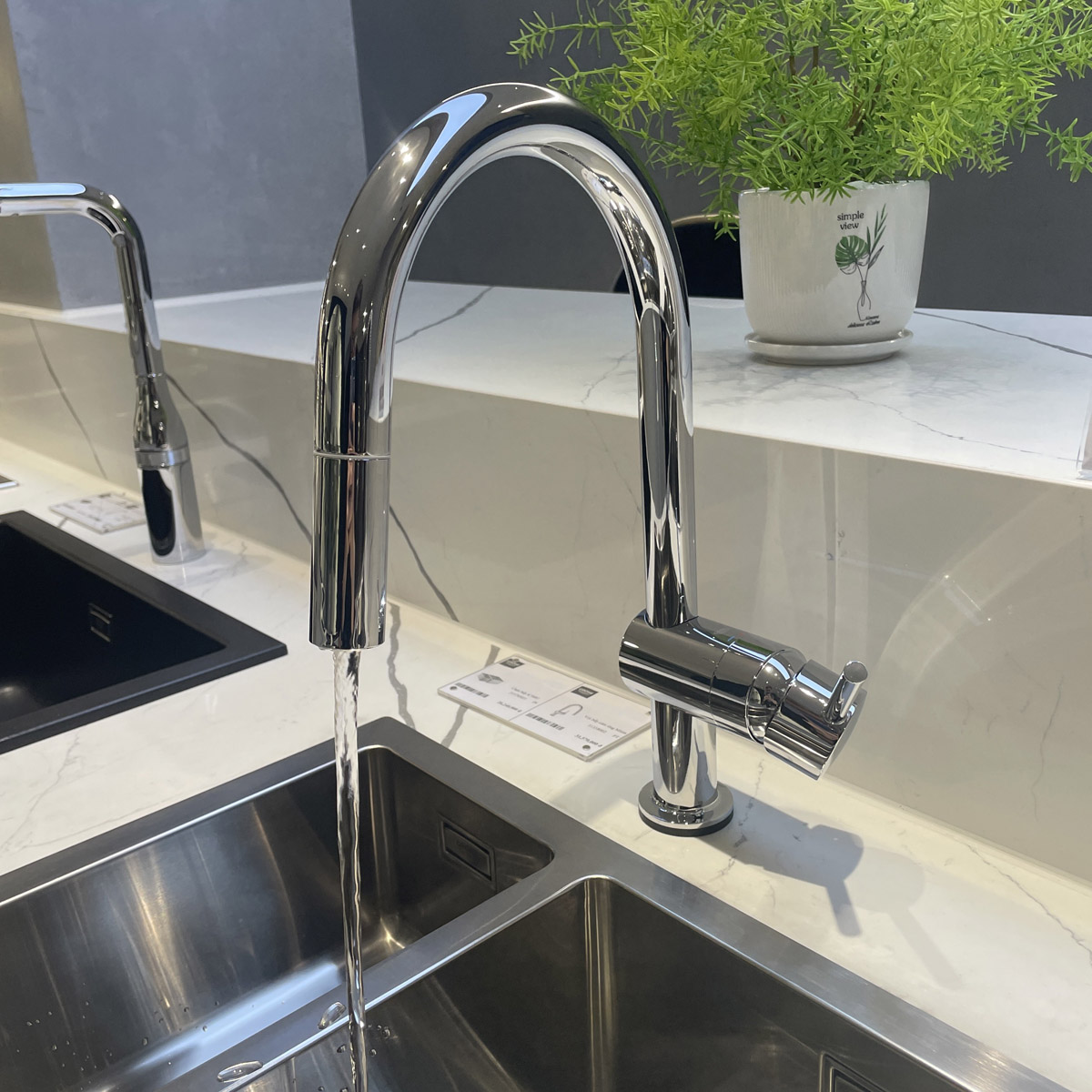 Vòi bếp dây rút nóng lạnh Minta Touch GROHE 31358002