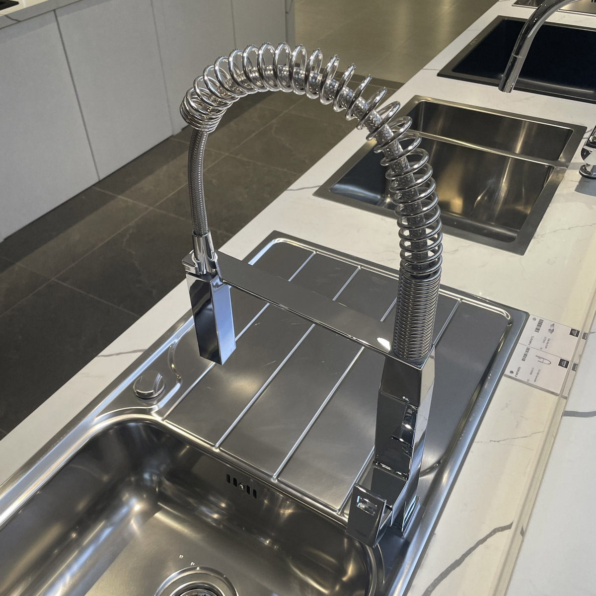 Vòi bếp nóng lạnh cần lò xo Eurocube GROHE 31395000