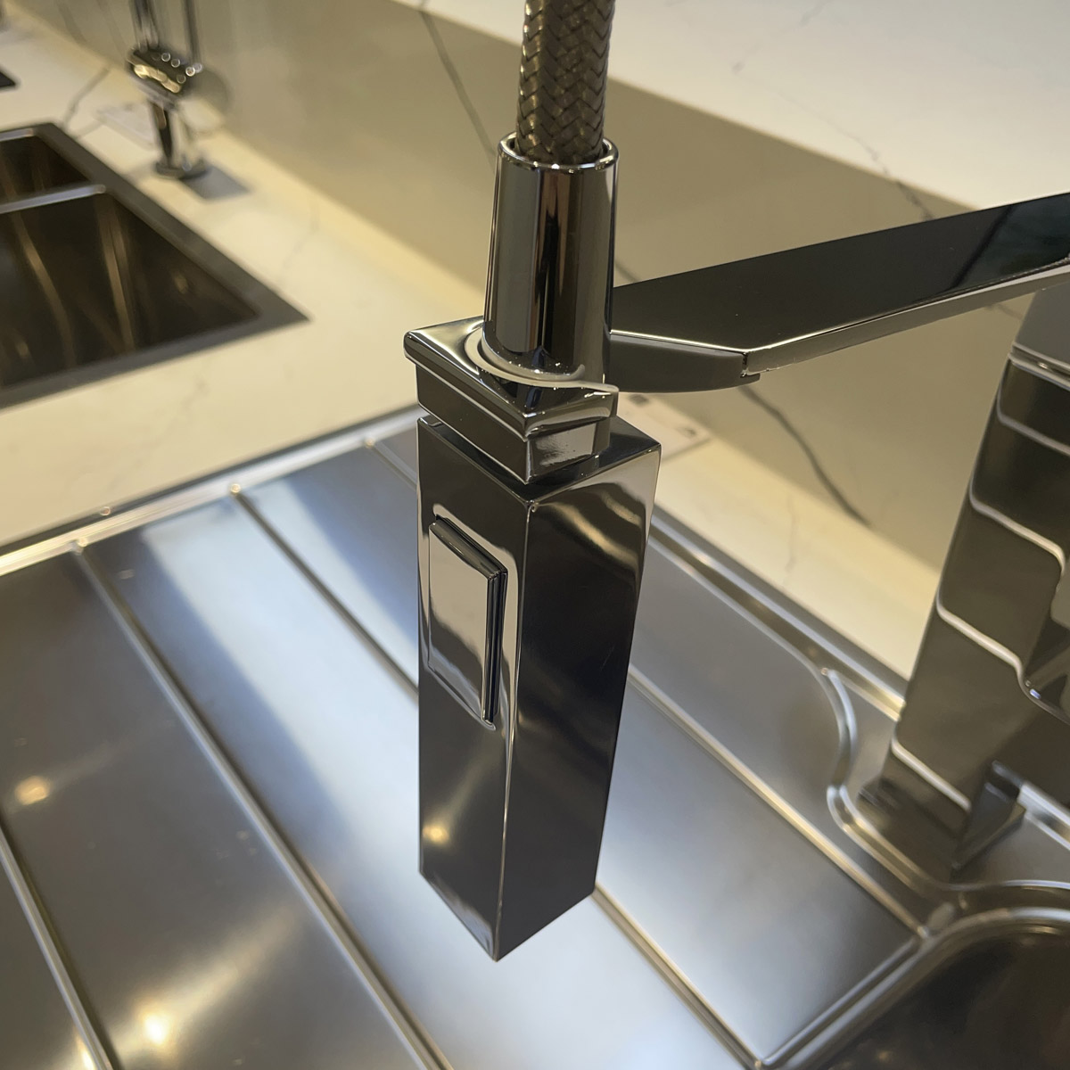 Vòi bếp nóng lạnh cần lò xo Eurocube GROHE 31395000