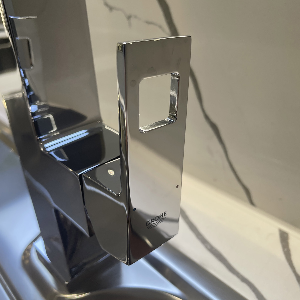 Vòi bếp nóng lạnh cần lò xo Eurocube GROHE 31395000