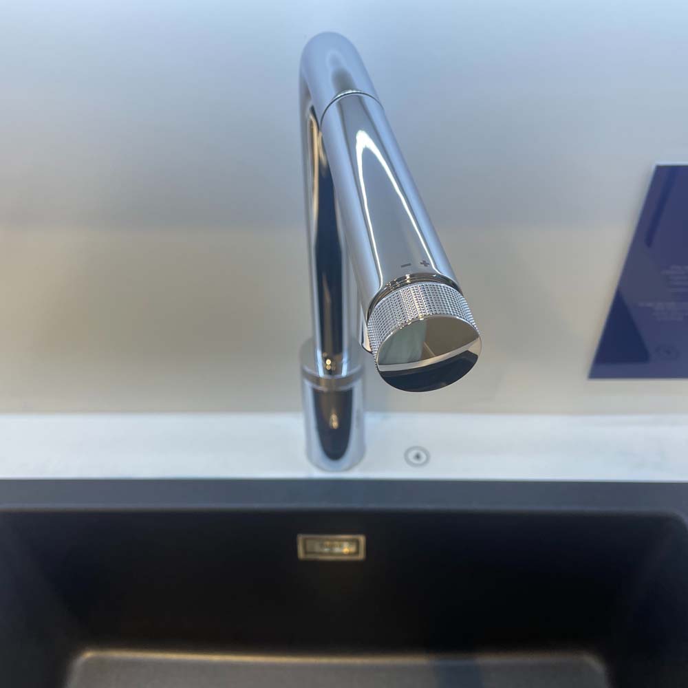 Vòi bếp dây rút nóng lạnh Minta SmartControl GROHE 31613000