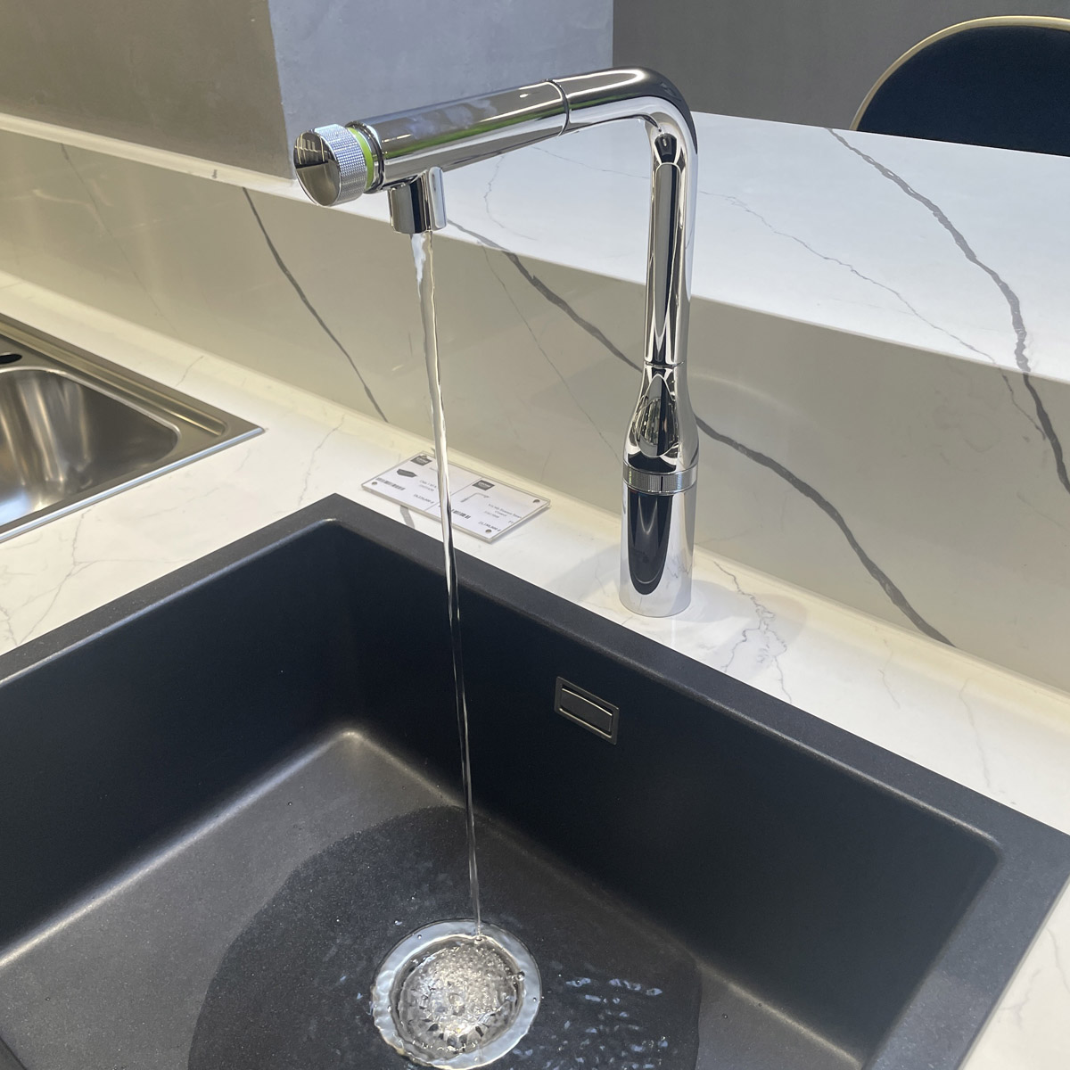 Vòi bếp nóng lạnh Essence SmartControl GROHE 31615000