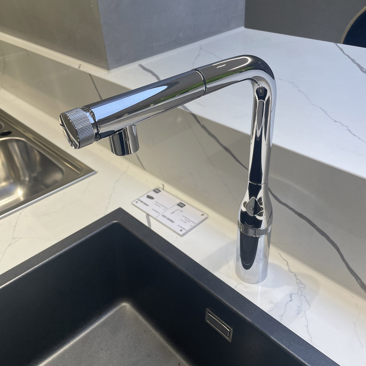 Vòi bếp nóng lạnh Essence SmartControl GROHE 31615000