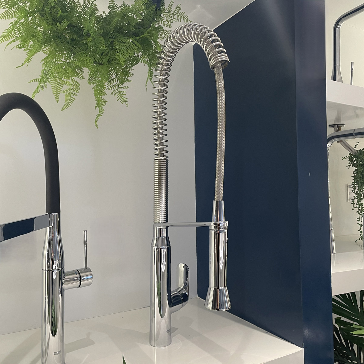 Vòi bếp dây rút nóng lạnh K7 Grohe 32950000