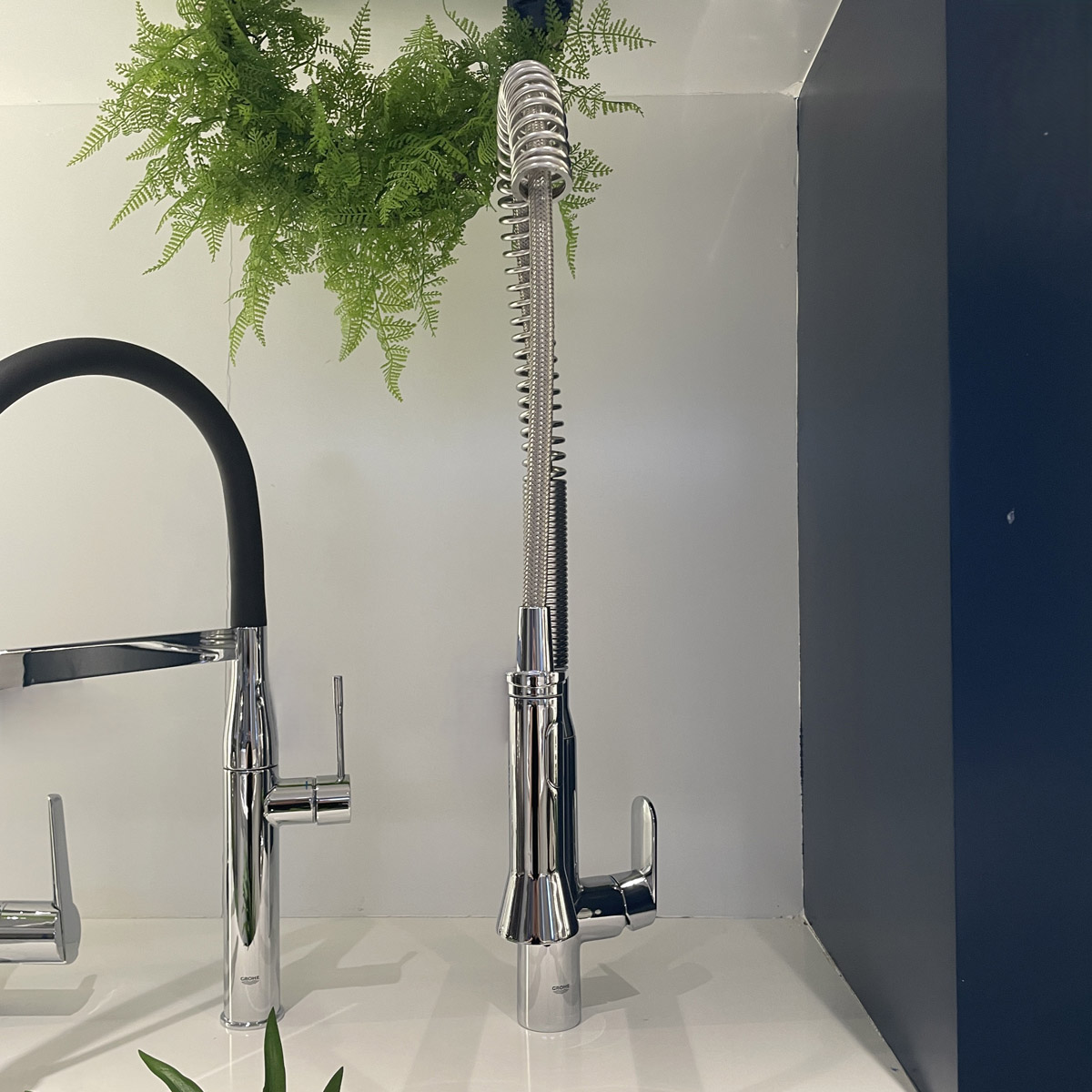 Vòi bếp dây rút nóng lạnh K7 Grohe 32950000