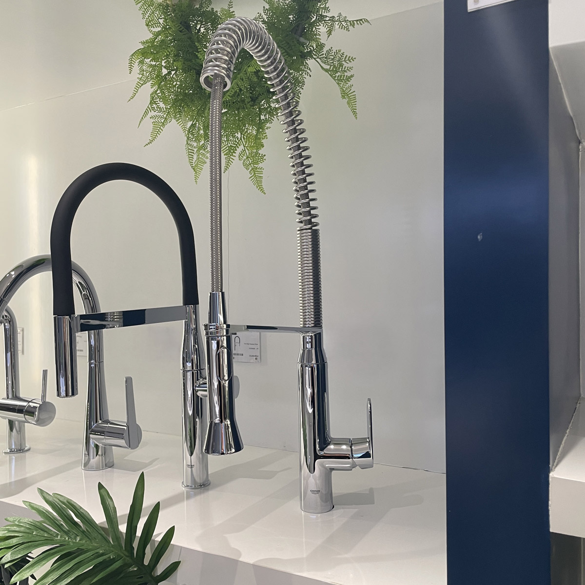 Vòi bếp dây rút nóng lạnh K7 Grohe 32950000
