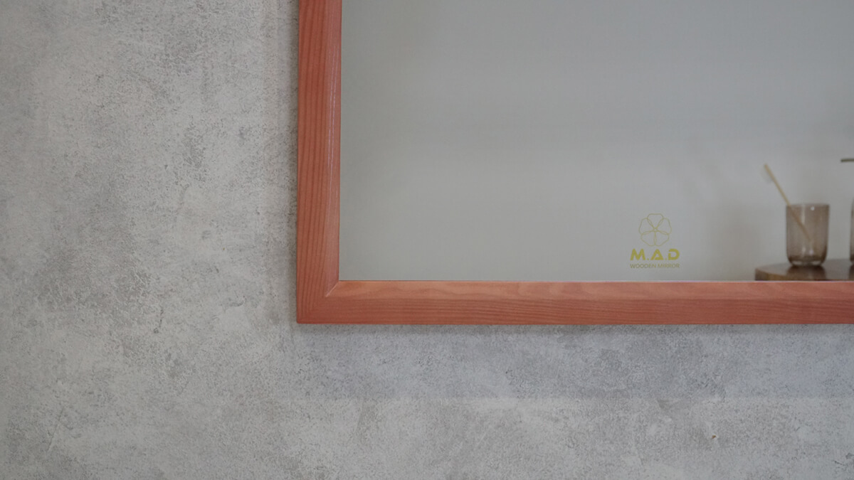 Gương khung gỗ thông sơn hồng M.A.D (Mộc Anh Đào)