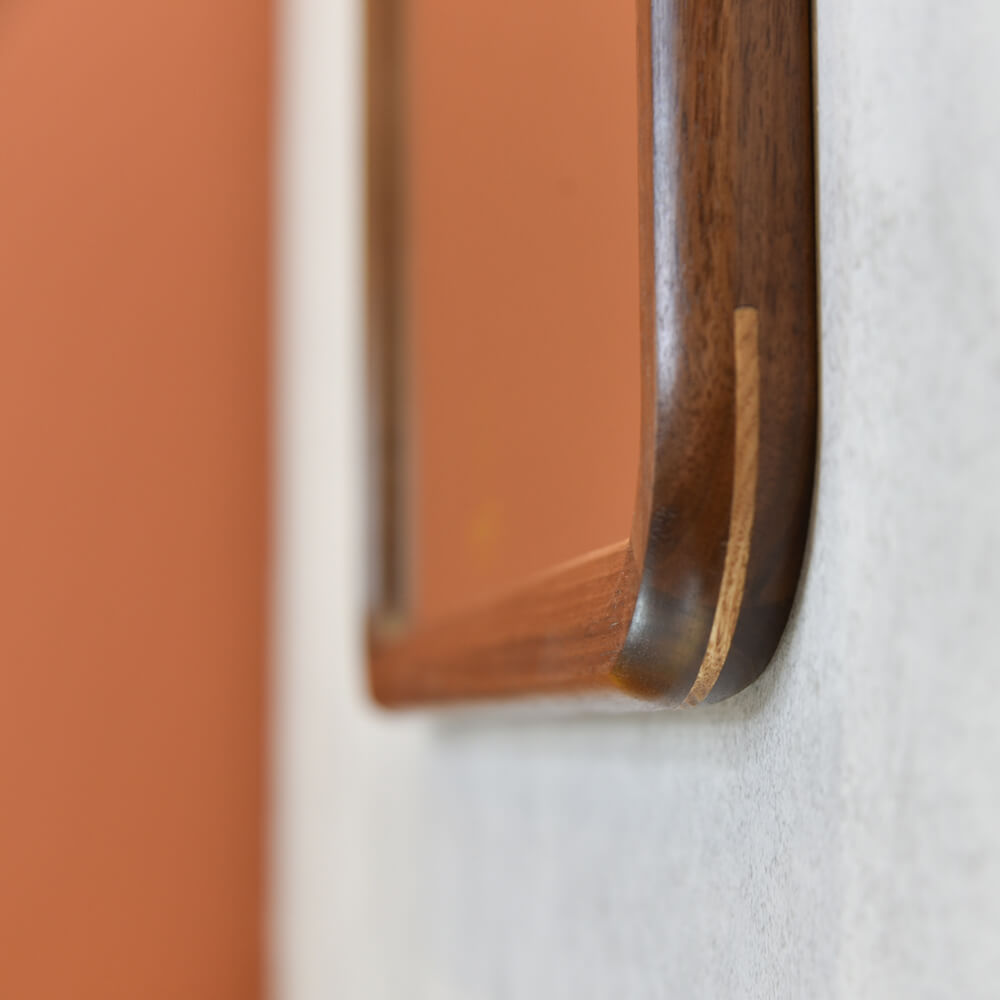 Gương khung gỗ Óc Chó M.A.D (Mộc Anh Đào)