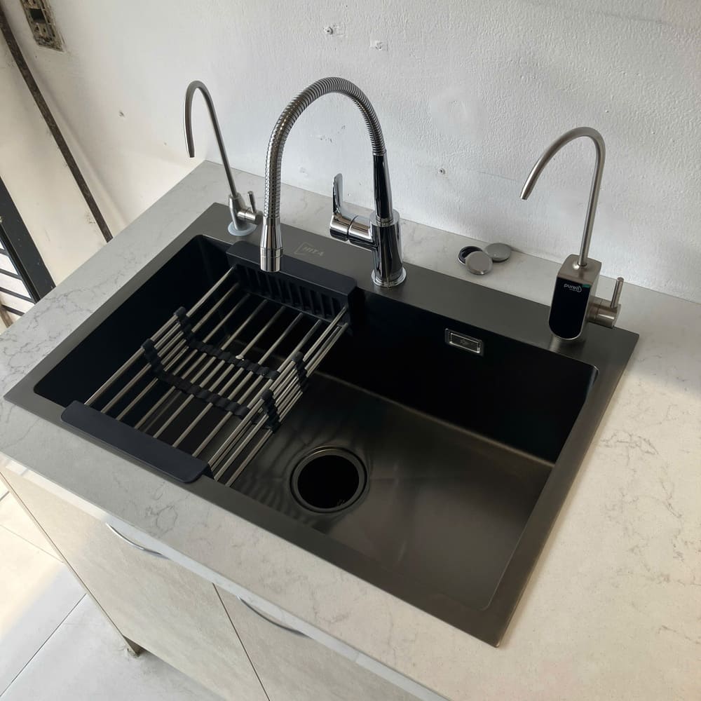 Chậu chén 1 hố phủ nano đen 68x45 cm HITA HD6845ND