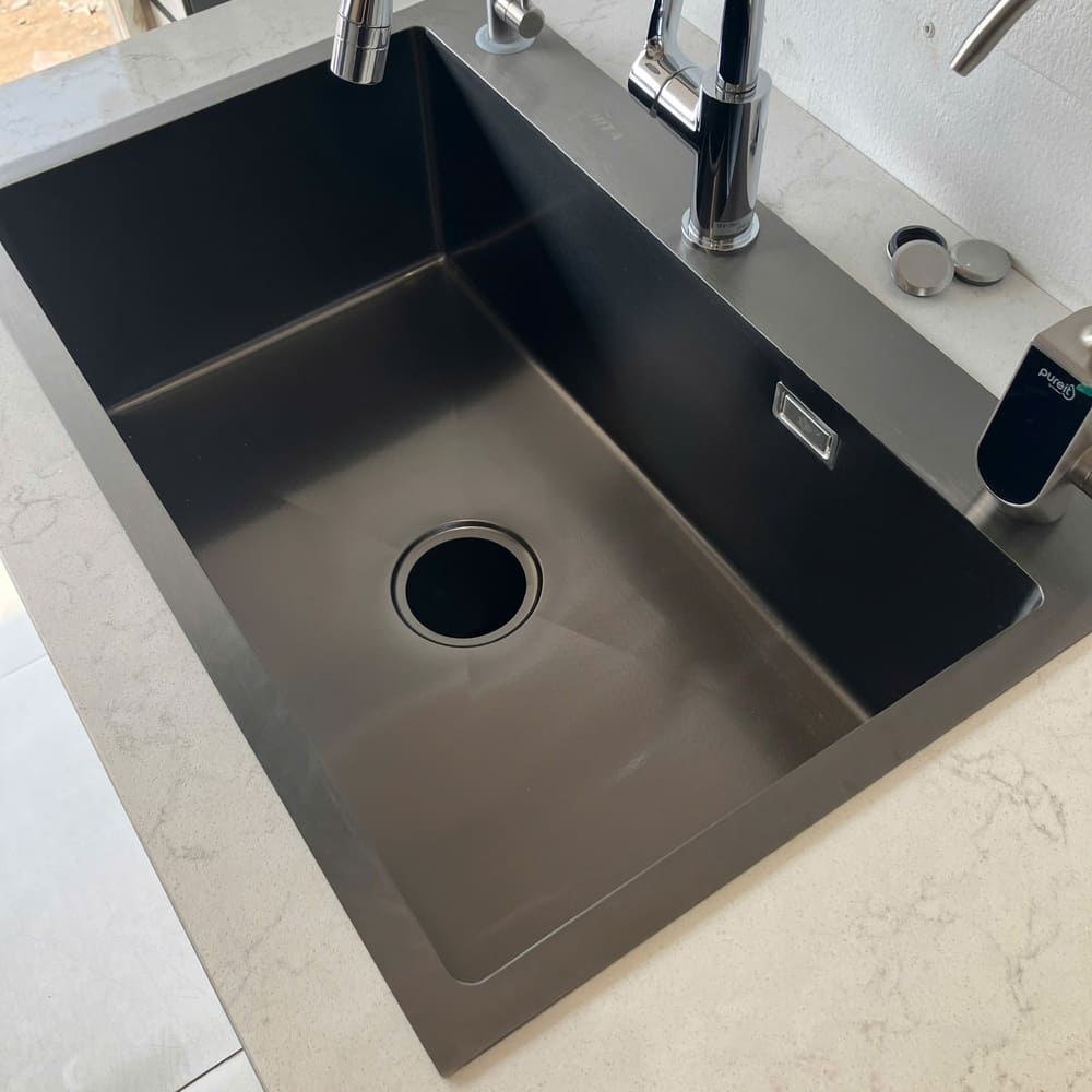 Chậu chén 1 hố phủ nano đen 68x45 cm HITA HD6845ND