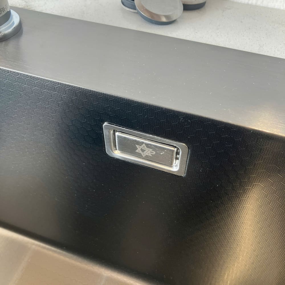 Chậu chén 1 hố phủ nano đen 68x45 cm HITA HD6845ND