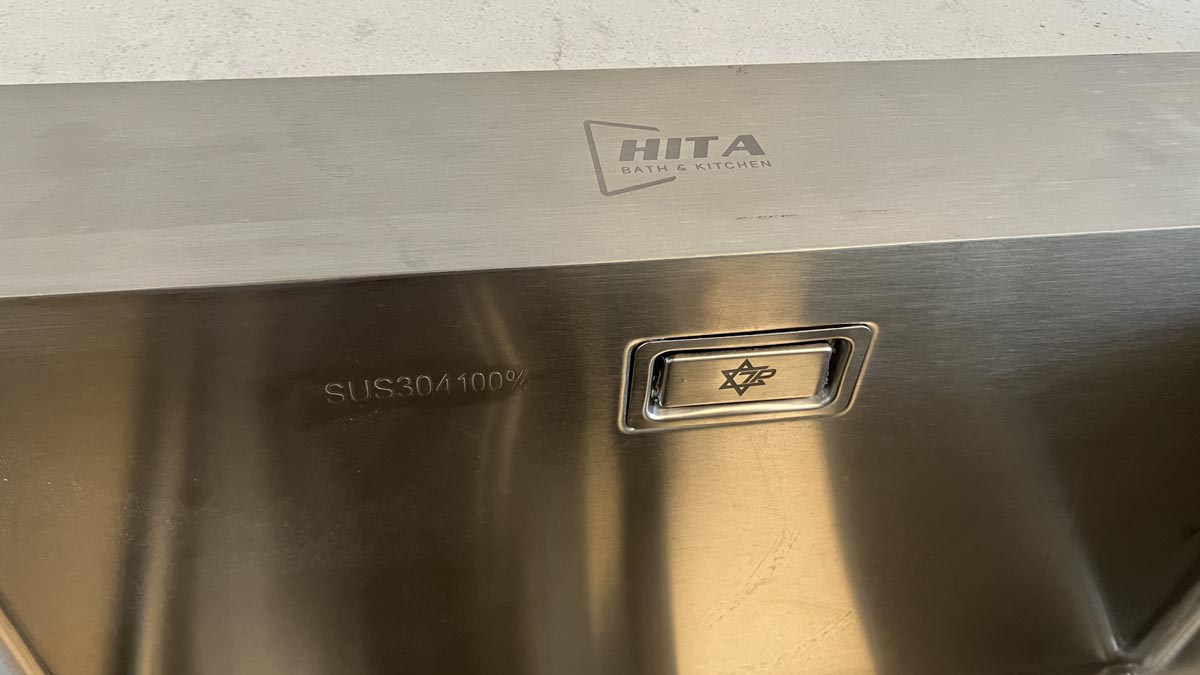 Chậu chén 2 hố inox 304 82x45 cm HITA HD8245C-304