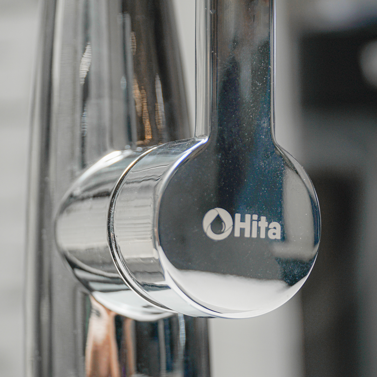 Vòi bếp dây rút nóng lạnh HITA HKS023