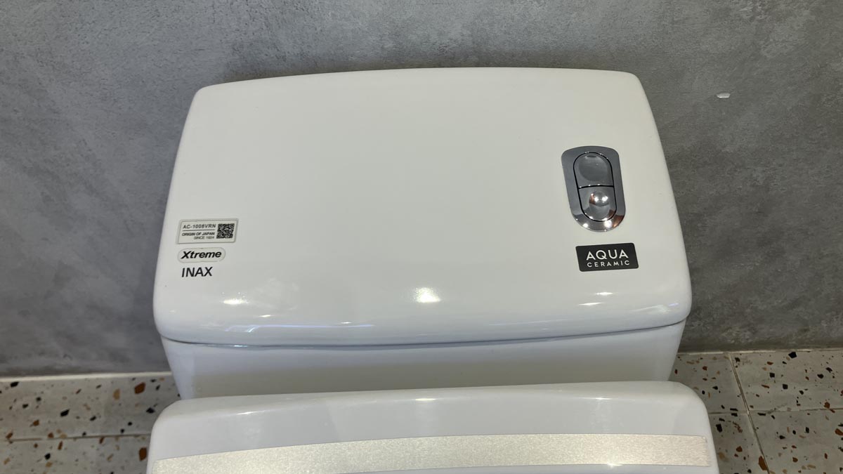 Bồn cầu 1 khối nắp điện tử INAX AC-1008R + CW-KA22AVN