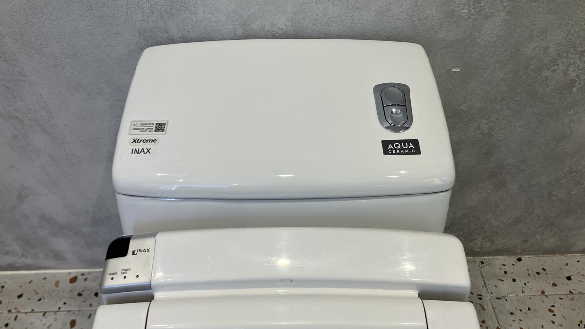 Bồn cầu 1 khối nắp điện tử INAX AC-1032 + CW-KB22AVN