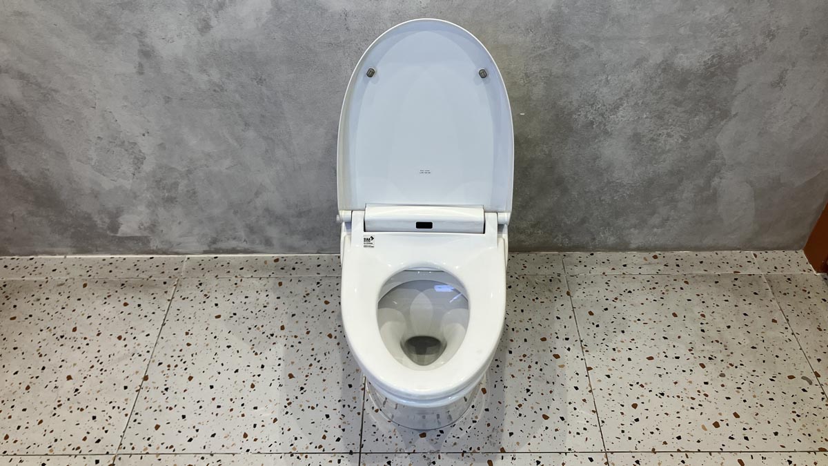 Bồn cầu 1 khối nắp điện tử INAX AC-1032 + CW-KB22AVN