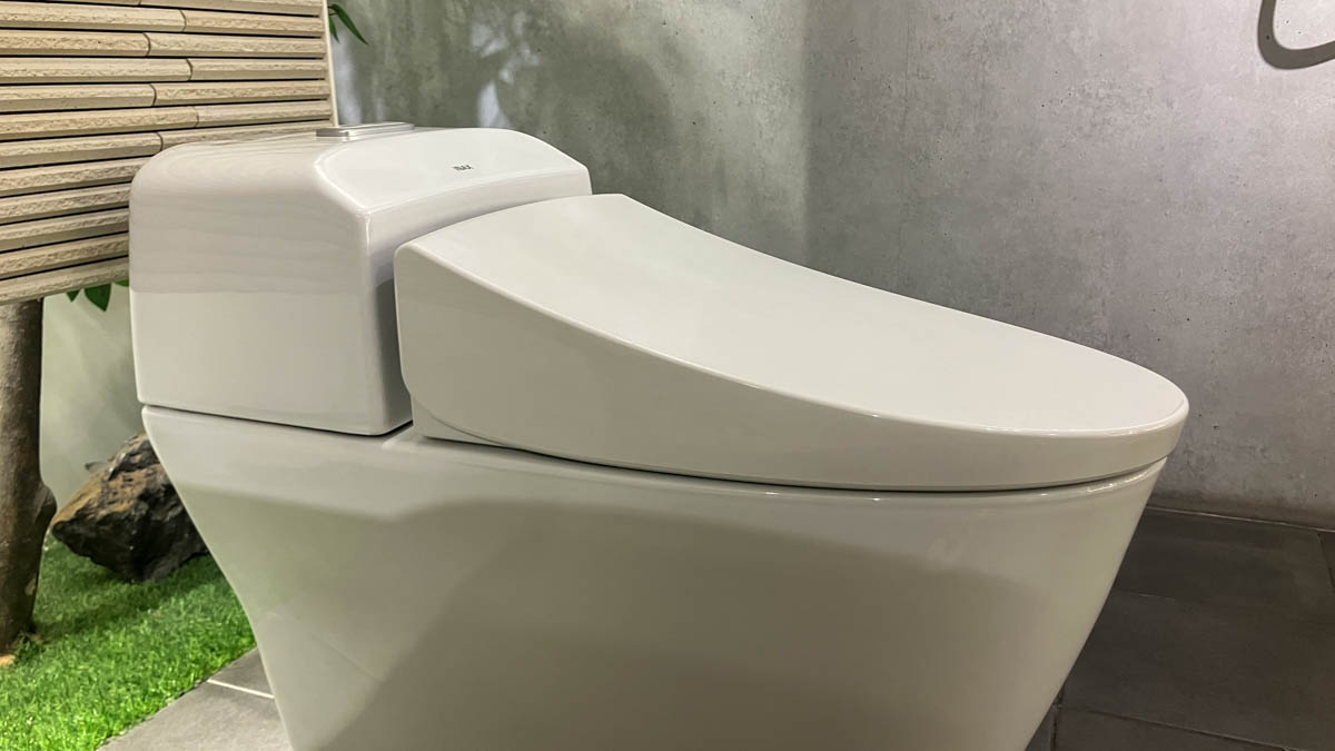 Bồn cầu 1 khối INAX AC-1032VN (AC1032VN) nắp đóng êm
