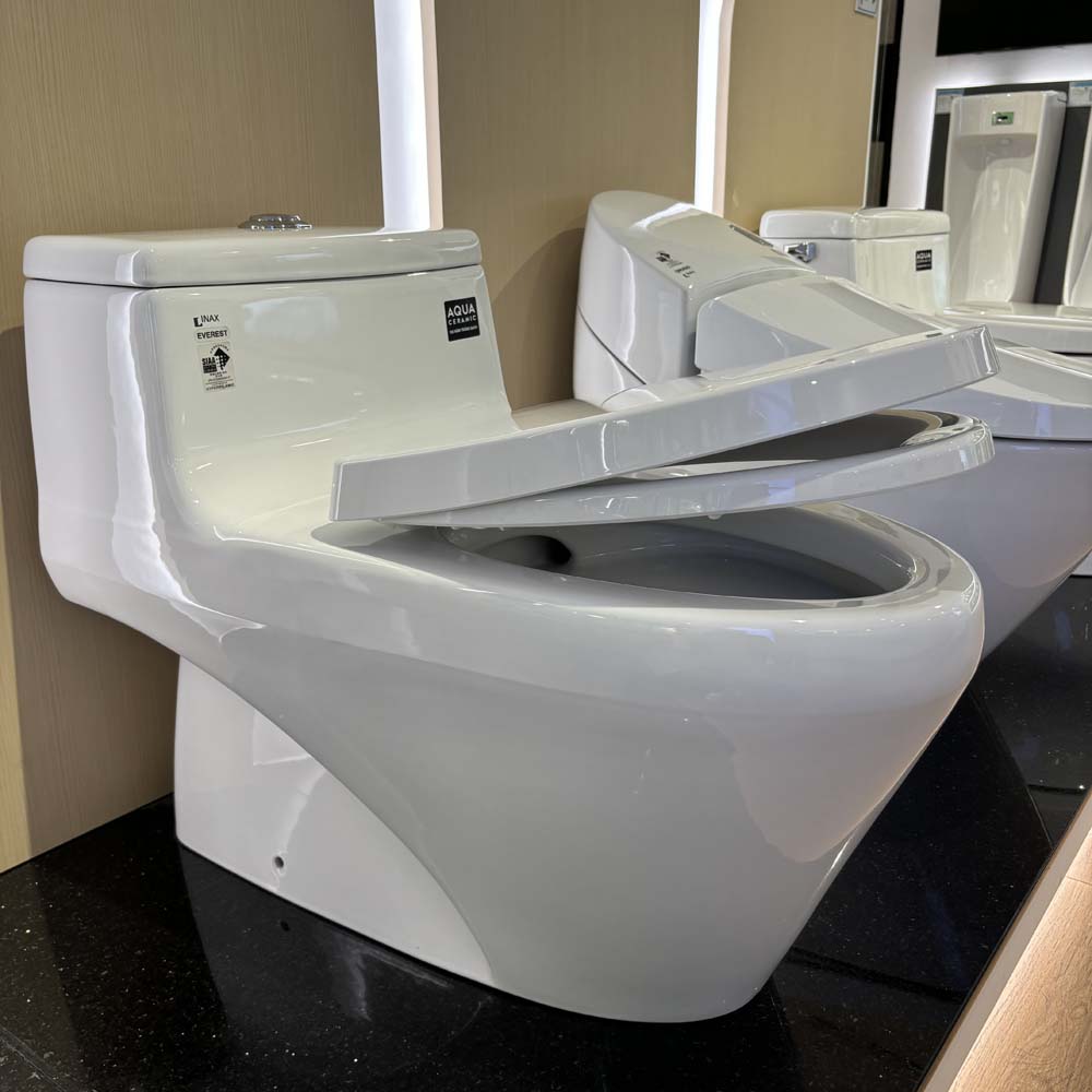 Bồn cầu 1 khối INAX AC-1035VN (AC1035VN) nắp đóng êm