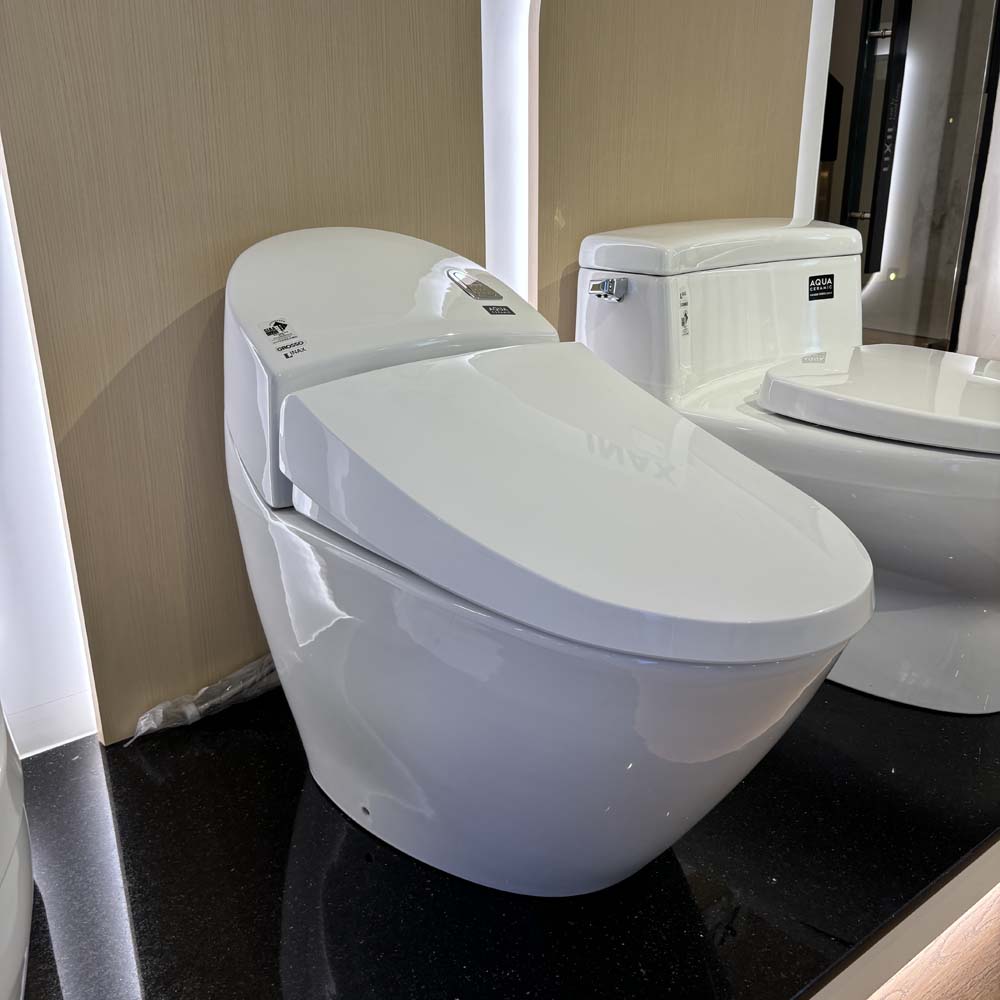 Bồn cầu 1 khối INAX AC-2700VN (AC2700VN) nắp đóng êm