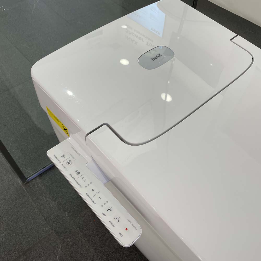 Bồn cầu điện tử Saras Light-E INAX AC-816VN (AC816VN)