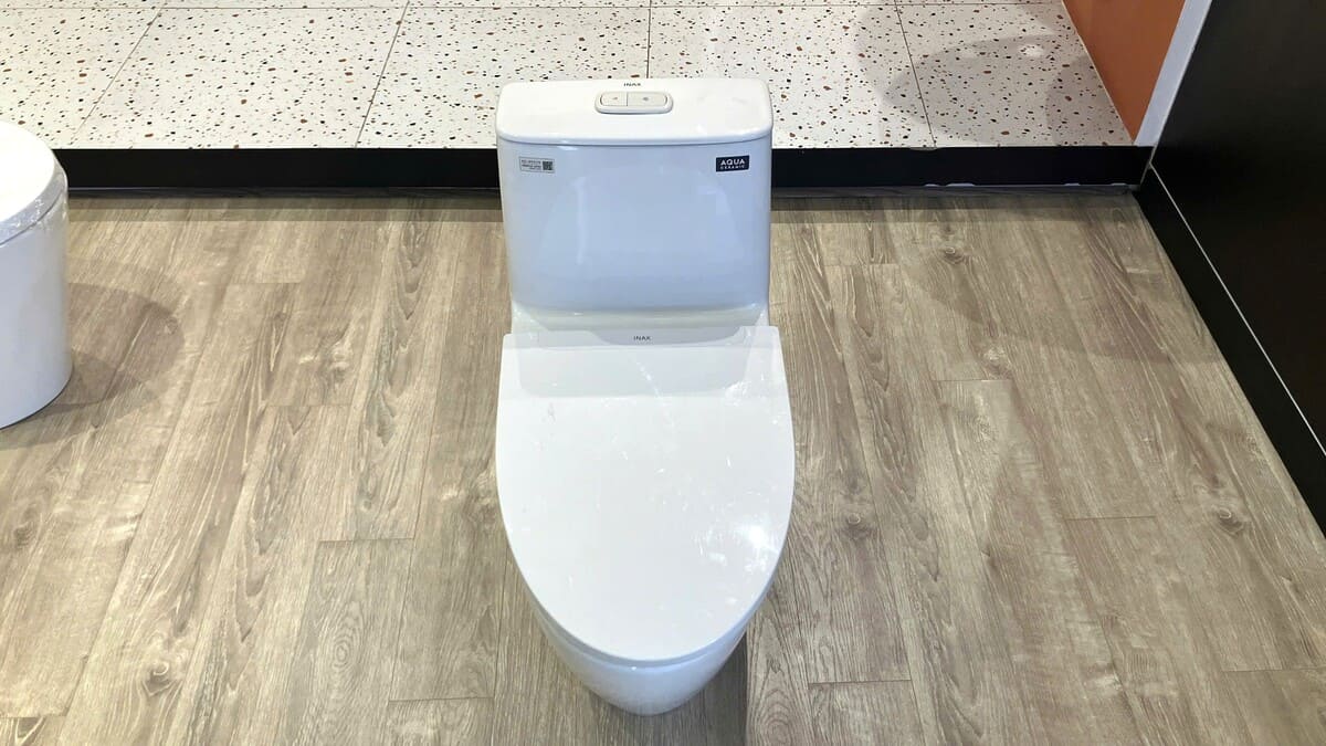 Bồn cầu 1 khối INAX AC-902VN (AC902VN) nắp đóng êm