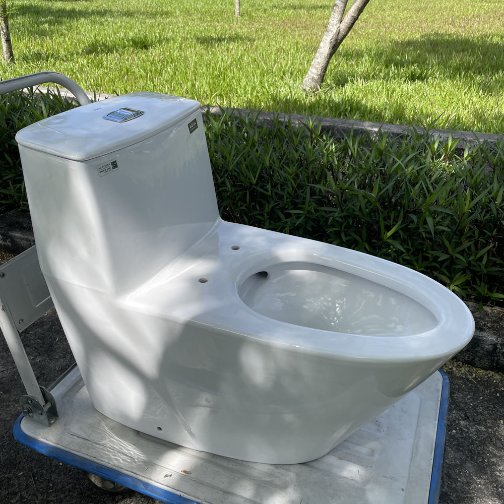 Bồn cầu 1 khối INAX AC-919VRN (AC919VRN) nắp đóng êm