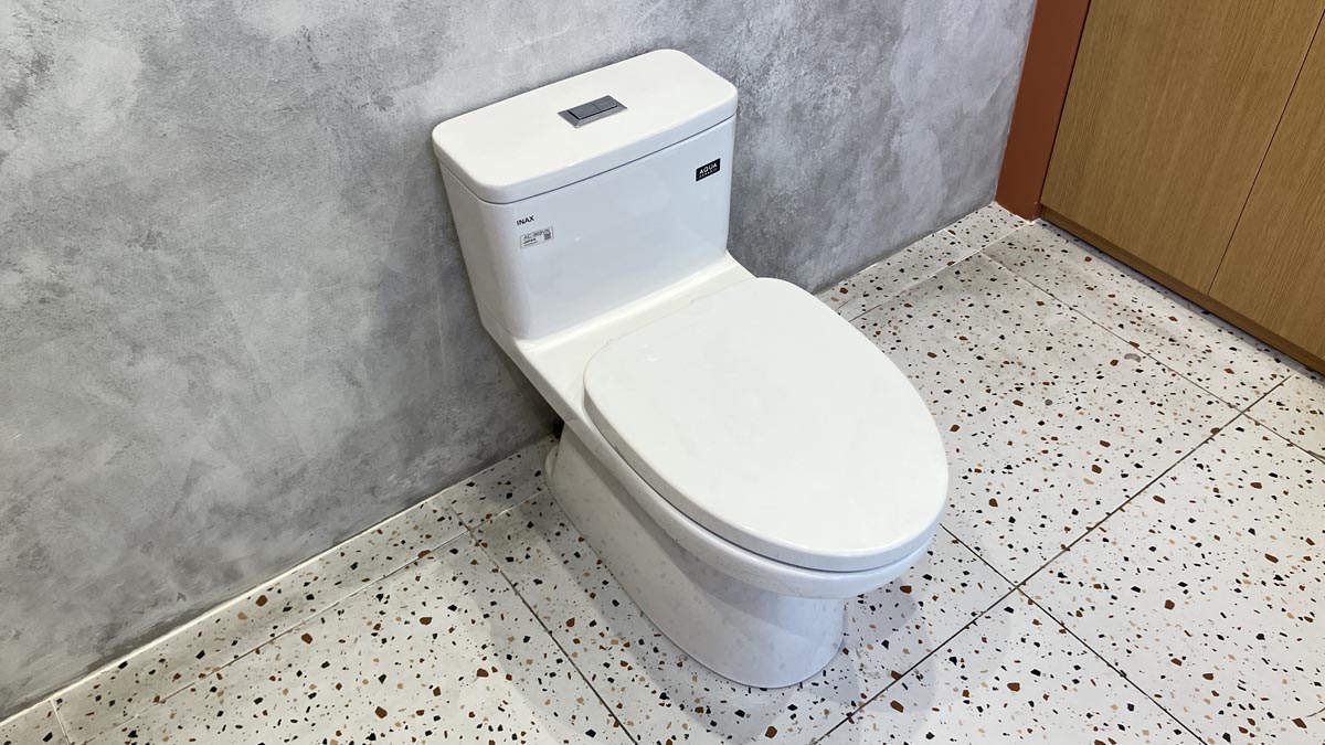 Bồn cầu 1 khối INAX AC-969VN (AC969VN) nắp đóng êm