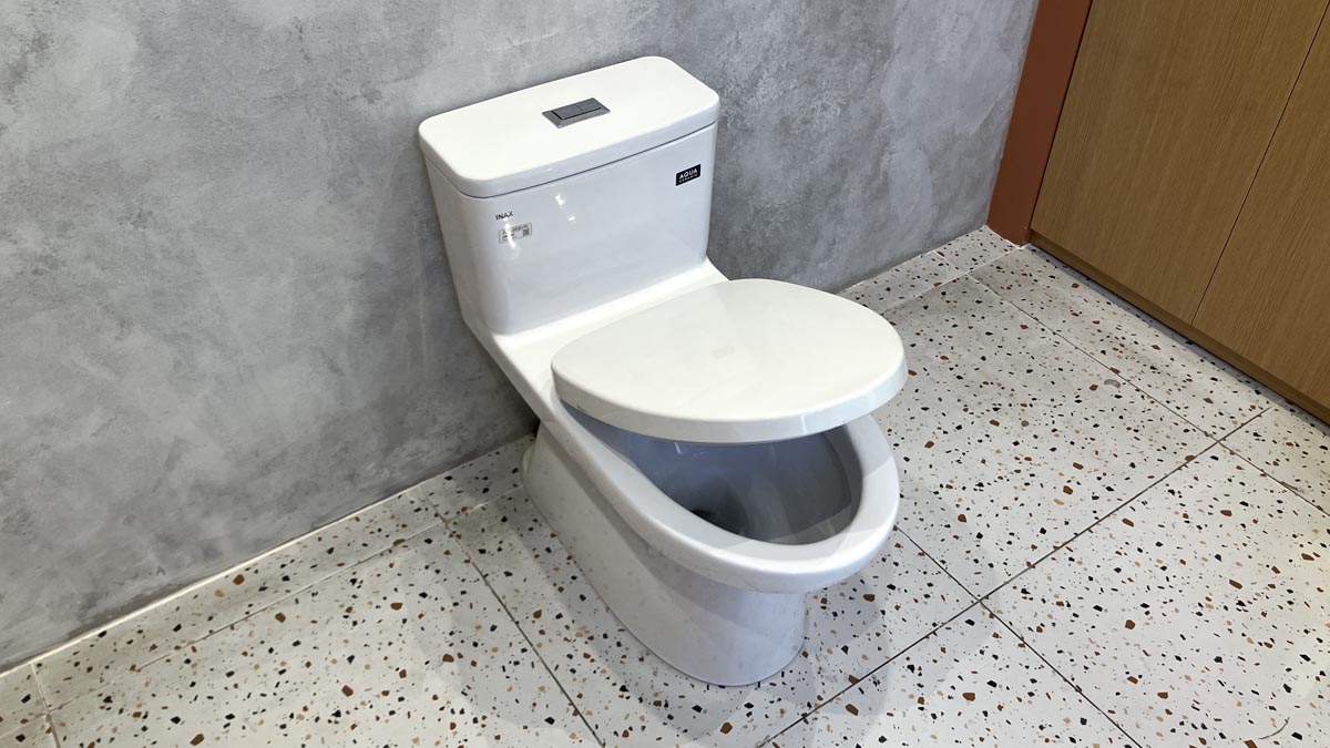 Bồn cầu 1 khối INAX AC-969VN (AC969VN) nắp đóng êm