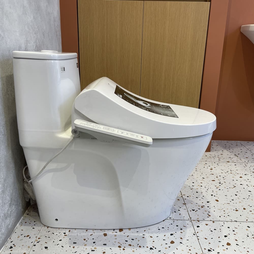 Bồn cầu 1 khối nắp điện tử INAX AC-989 + CW-H18VN