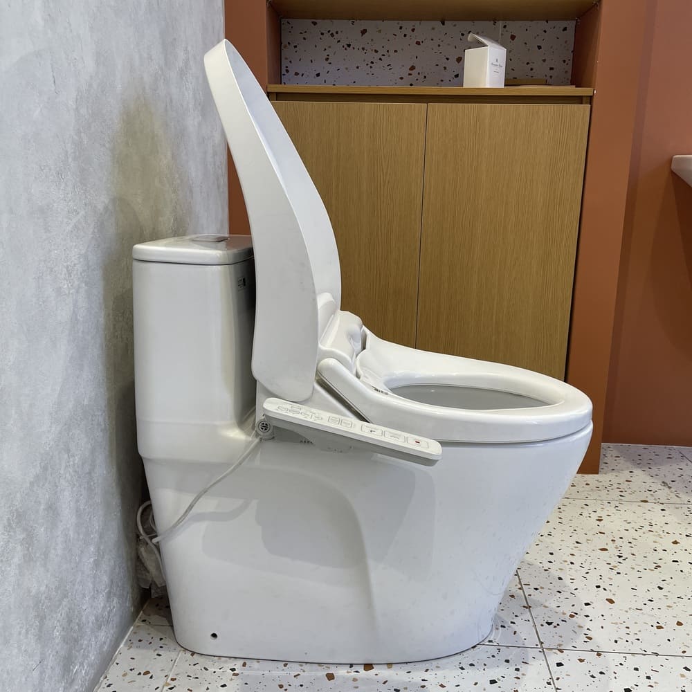 Bồn cầu 1 khối nắp điện tử INAX AC-989 + CW-H18VN