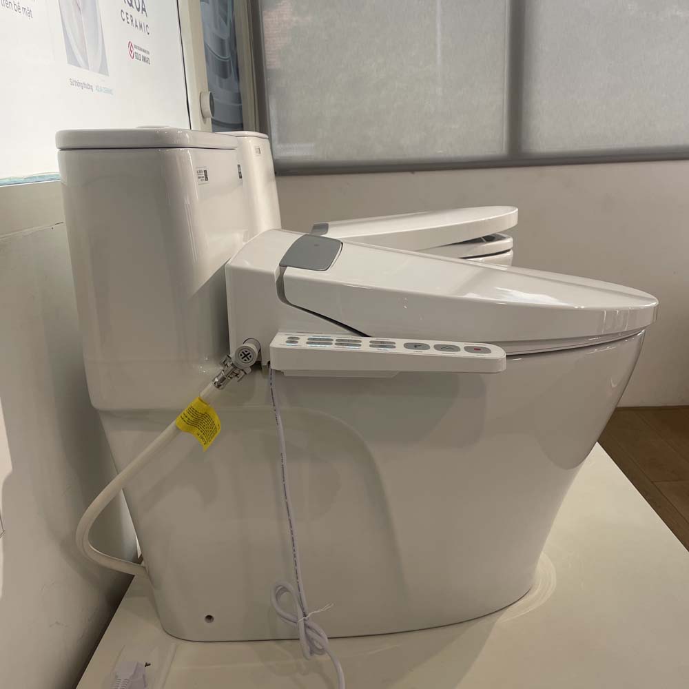 Bồn cầu 1 khối nắp điện tử INAX AC-989 + CW-H20VN