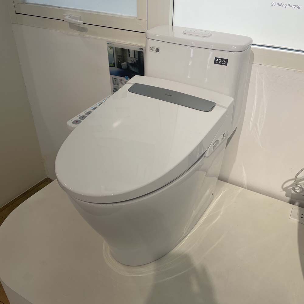 Bồn cầu 1 khối nắp điện tử INAX AC-989 + CW-H20VN