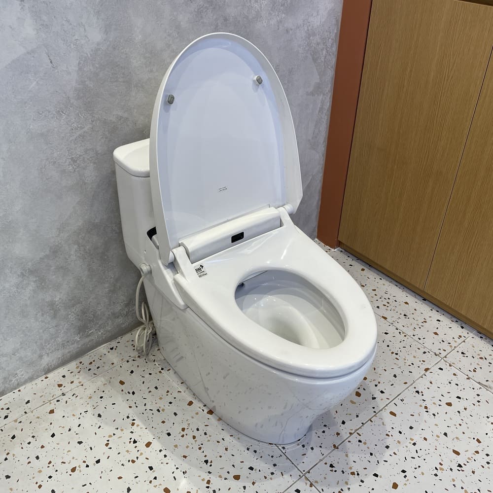 Bồn cầu 1 khối nắp điện tử INAX AC-989 + CW-KA22AVN