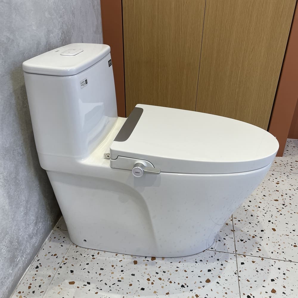 Bồn cầu 1 khối nắp rửa cơ INAX AC-989 + CW-S32VN