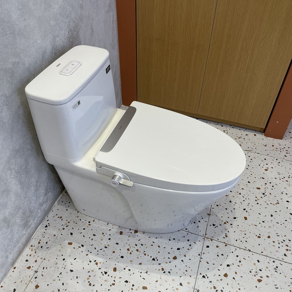 Bồn cầu 1 khối nắp rửa cơ INAX AC-989 + CW-S32VN