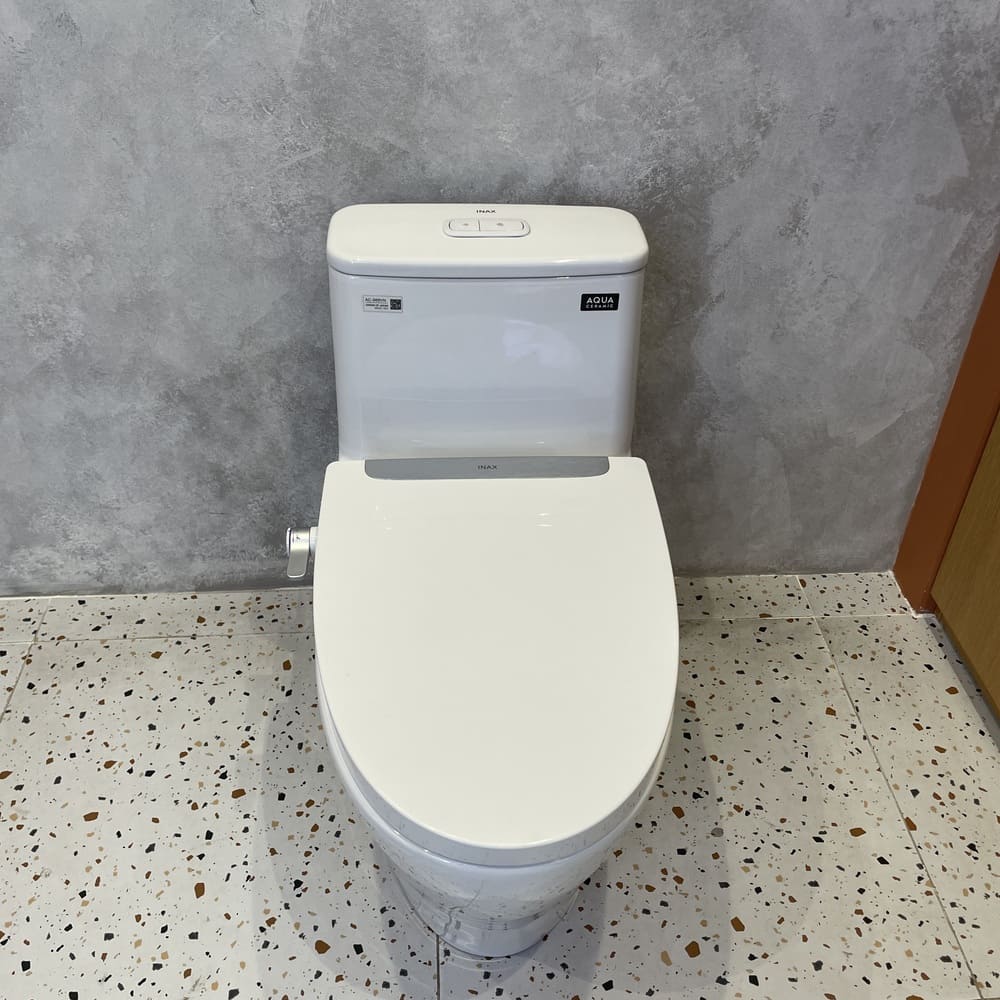 Bồn cầu 1 khối nắp rửa cơ INAX AC-989 + CW-S32VN