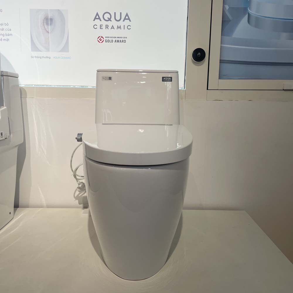 Bồn cầu 1 khối xả cảm ứng nắp rửa cơ INAX ACT-902 + CW-S32VN